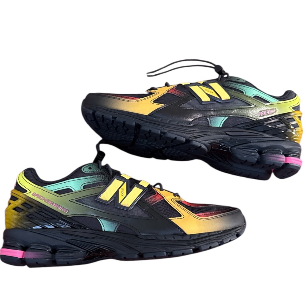 New Balance Black Sneakers